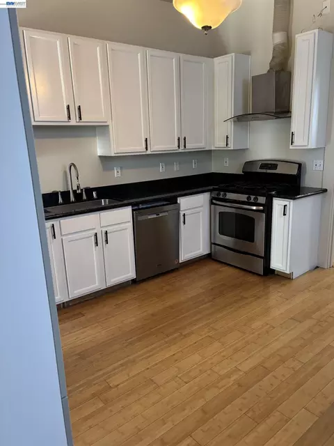 Kitchen - 1221 Campbell, Oakland, CA 94607 photo 2 of 5