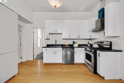 Kitchen - 1221 Campbell, Oakland, CA 94607 photo 2 of 4