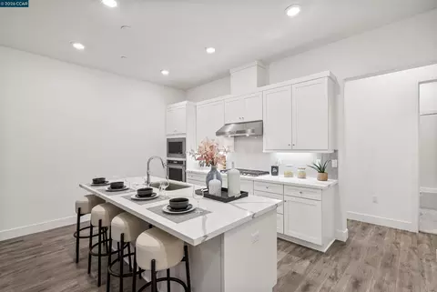 1112 Althea Ter #4, Sunnyvale, CA 94086