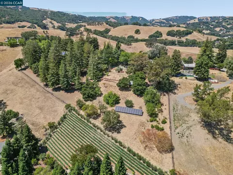 View/Area - 834 Carter Acres Ln, Martinez, CA 94553 photo 7 of 10