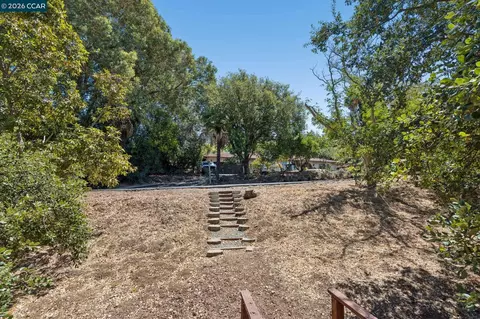 Exterior - 834 Carter Acres Ln, Martinez, CA 94553 photo 15 of 17