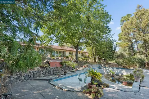 Exterior - 834 Carter Acres Ln, Martinez, CA 94553 photo 8 of 17