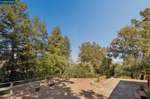 Exterior - 834 Carter Acres Ln, Martinez, CA 94553 photo 14 of 17