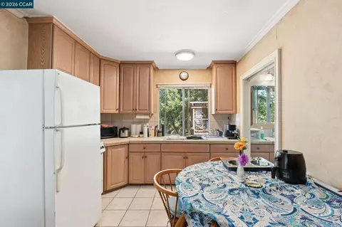 Kitchen - 834 Carter Acres Ln, Martinez, CA 94553 photo 3 of 3