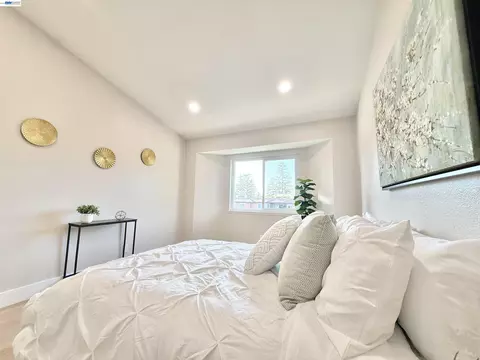 Bedroom - 136 Hackamore Ln, Fremont, CA 94539 photo 3 of 4