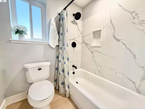 Bath - 136 Hackamore Ln, Fremont, CA 94539 photo 3 of 5