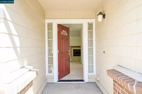 Entry Way - 320 Warmcastle Ct, Martinez, CA 94553 photo 1 of 2