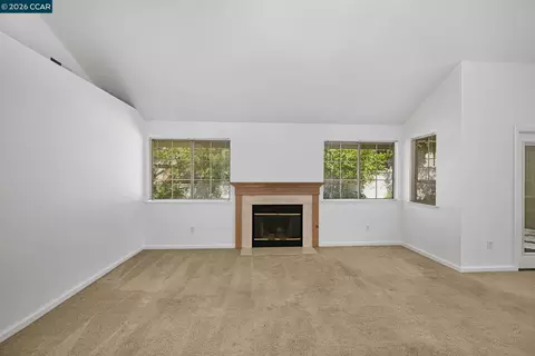 Living - 320 Warmcastle Ct, Martinez, CA 94553 photo 2 of 3