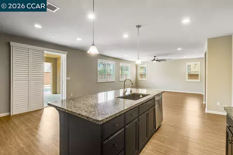 Living - 804 Ibis Rd, Oakley, CA 94561 photo 7 of 11