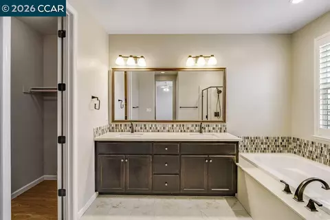 Entry Way - 804 Ibis Rd, Oakley, CA 94561 photo 7 of 11