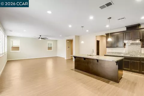 Living - 804 Ibis Rd, Oakley, CA 94561 photo 4 of 11