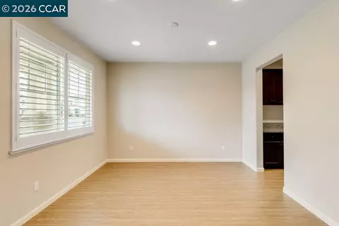 Living - 804 Ibis Rd, Oakley, CA 94561 photo 2 of 11
