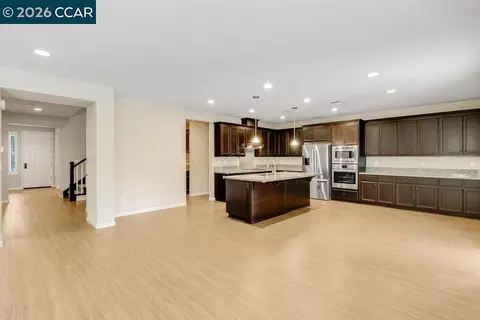 Living - 804 Ibis Rd, Oakley, CA 94561 photo 3 of 11