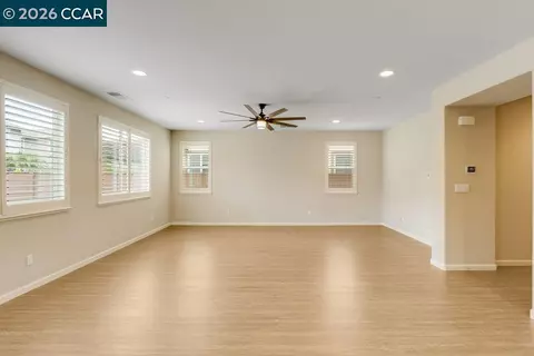 Living - 804 Ibis Rd, Oakley, CA 94561 photo 5 of 11