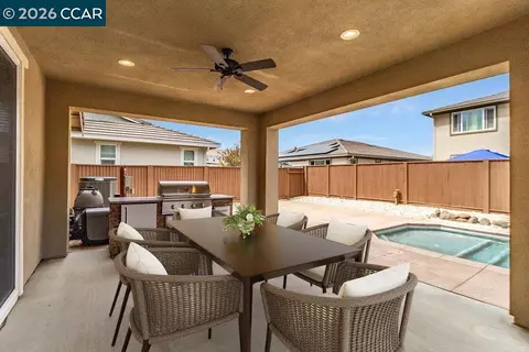 Exterior - 804 Ibis Rd, Oakley, CA 94561 photo 4 of 9