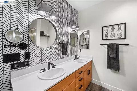 Bath - 5501 De Marcus Blvd #271, Dublin, CA 94568 photo 2 of 3