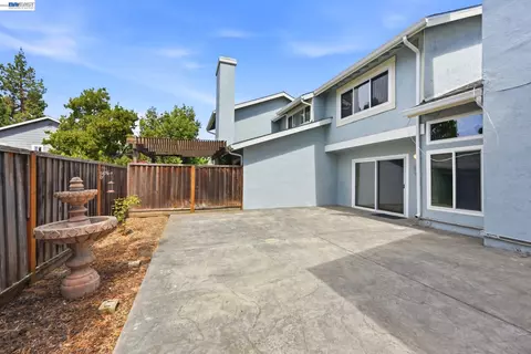 Exterior - 2423 Blackpool Ln, San Leandro, CA 94577 photo 6 of 8