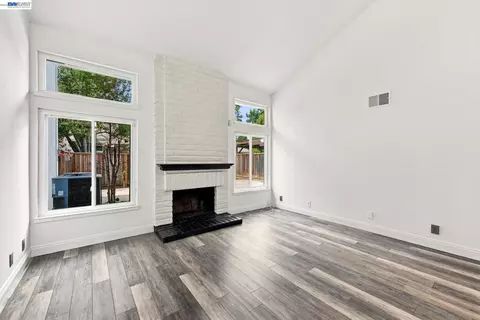 Living - 2423 Blackpool Ln, San Leandro, CA 94577 photo 2 of 7