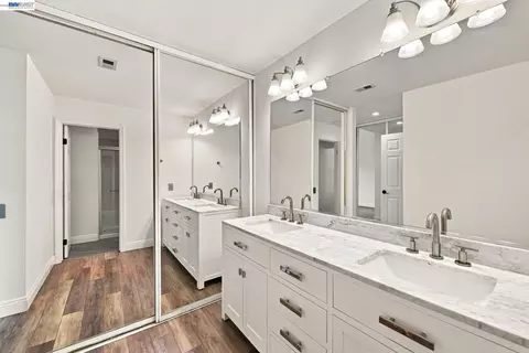 Bath - 2423 Blackpool Ln, San Leandro, CA 94577 photo 1 of 4