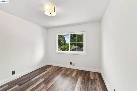 Bedroom - 2423 Blackpool Ln, San Leandro, CA 94577 photo 7 of 9