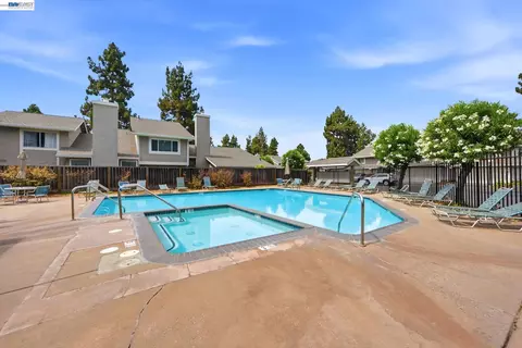 Exterior - 2423 Blackpool Ln, San Leandro, CA 94577 photo 7 of 8