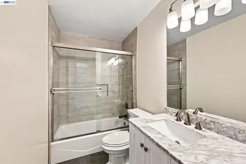 Bath - 2423 Blackpool Ln, San Leandro, CA 94577 photo 3 of 4