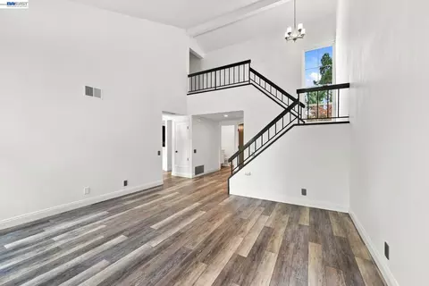 Living - 2423 Blackpool Ln, San Leandro, CA 94577 photo 4 of 7
