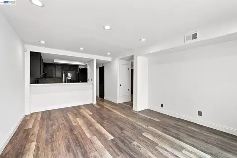 Living - 2423 Blackpool Ln, San Leandro, CA 94577 photo 6 of 7