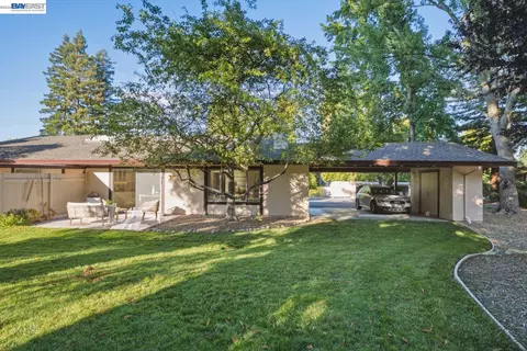 2641 Ptarmigan Dr #1, Walnut Creek, CA 94595