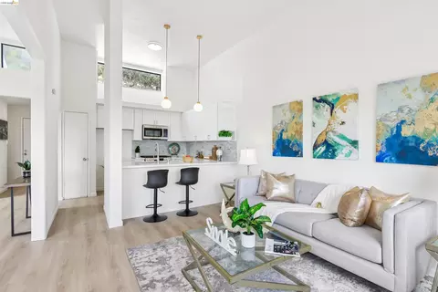 12 Madrid Ct, Novato, CA 94949