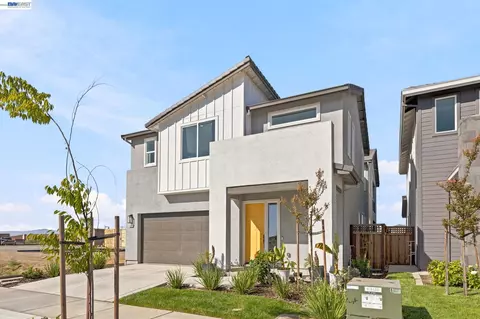 17693 Bushwick Ln, Lathrop, CA 95330