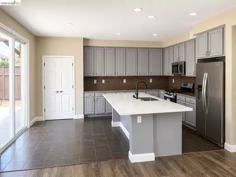 39 Keith Ct, Oakley, CA 94561 photo 4