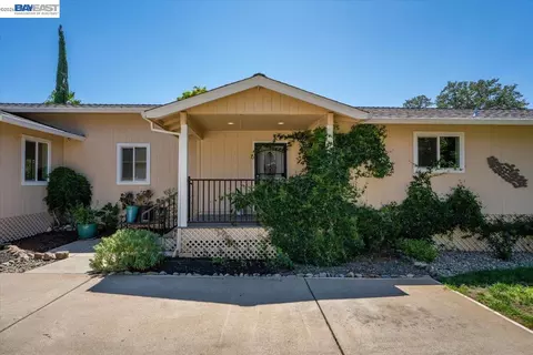 Other - 2584 Reservoir Ln, Redding, CA 96002 photo 3 of 15