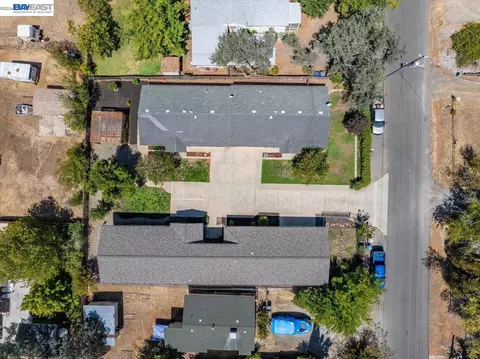 View/Area - 2584 Reservoir Ln, Redding, CA 96002 photo 3 of 3