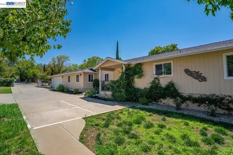 Exterior - 2584 Reservoir Ln, Redding, CA 96002 photo 9 of 19