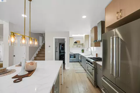 Kitchen - 483 Boynton Ave, Berkeley, CA 94707 photo 2 of 6
