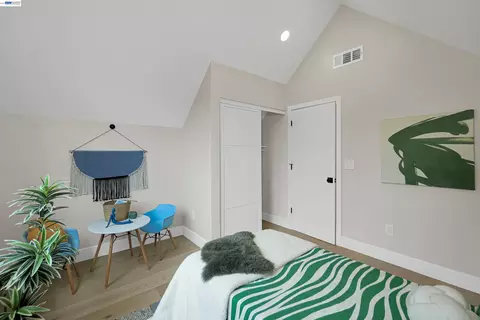 Bedroom - 483 Boynton Ave, Berkeley, CA 94707 photo 5 of 6