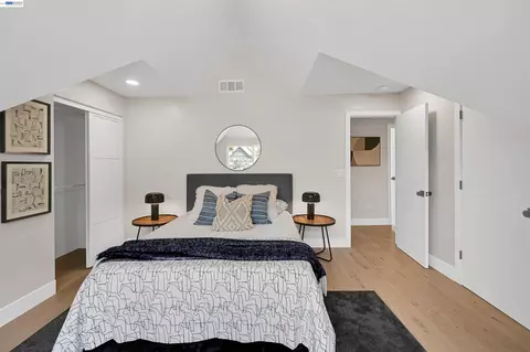 Bedroom - 483 Boynton Ave, Berkeley, CA 94707 photo 2 of 6