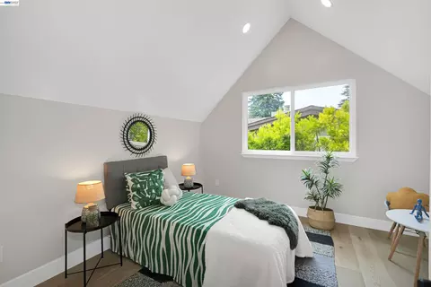 Bedroom - 483 Boynton Ave, Berkeley, CA 94707 photo 3 of 6
