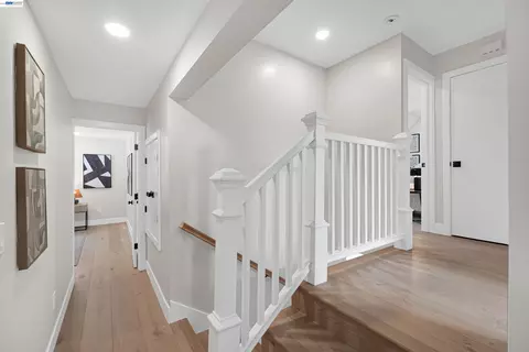 Entry Way - 483 Boynton Ave, Berkeley, CA 94707 photo 2 of 3