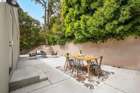 Exterior - 483 Boynton Ave, Berkeley, CA 94707 photo 6 of 7