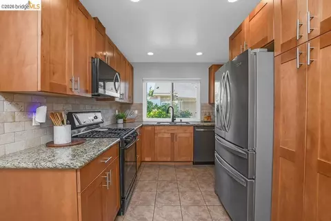 Kitchen - 4874 Wolf Way, Concord, CA 94521 photo 3 of 5