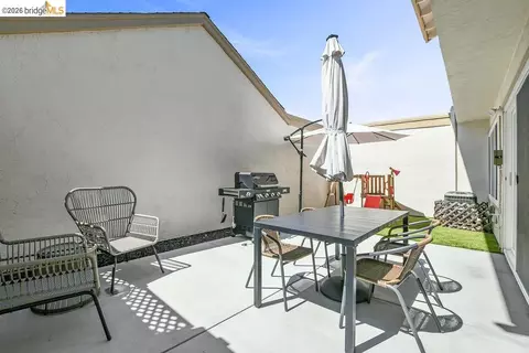 Exterior - 4874 Wolf Way, Concord, CA 94521 photo 5 of 10