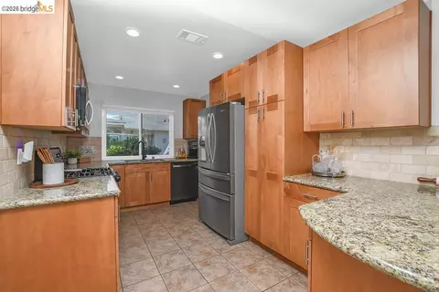 Kitchen - 4874 Wolf Way, Concord, CA 94521 photo 2 of 5