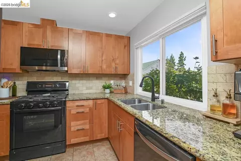 Kitchen - 4874 Wolf Way, Concord, CA 94521 photo 4 of 5