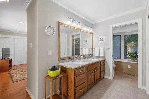 Bath - 5075 Alhambra Valley Rd, Martinez, CA 94553 photo 3 of 6