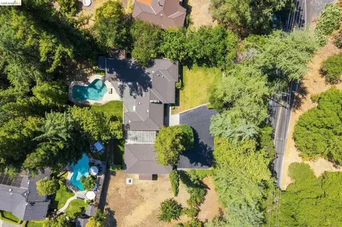 View/Area - 5075 Alhambra Valley Rd, Martinez, CA 94553 photo 5 of 9