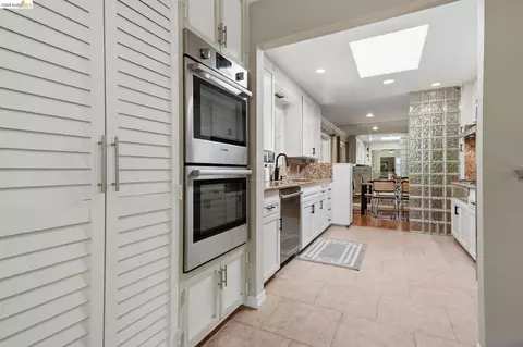 Kitchen - 5075 Alhambra Valley Rd, Martinez, CA 94553 photo 3 of 3