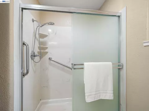 Bath - 38399 Birch St, Newark, CA 94560 photo 2 of 4