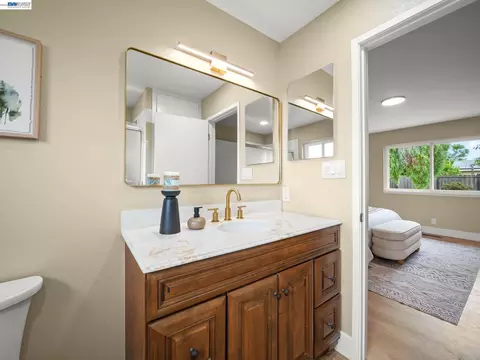 Bath - 38399 Birch St, Newark, CA 94560 photo 3 of 4
